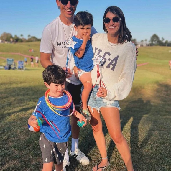 HIGH RISE HIGH WAIST DISTRESSED MOM SHORTS - Picture 4 of 8